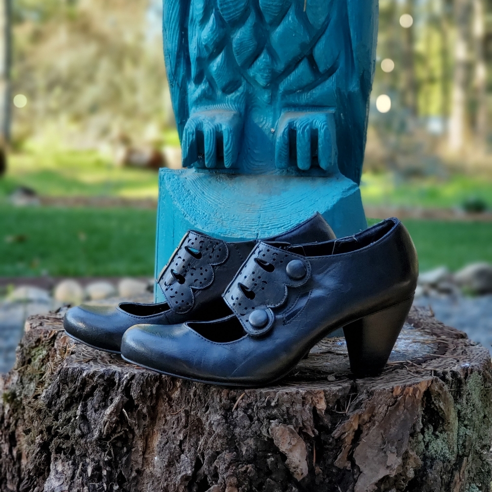 Sbicca Mary Jane heels